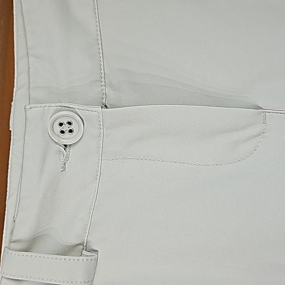 Off White Straight Leg Capri Pants for Effortless Style - Picture 2 of 15